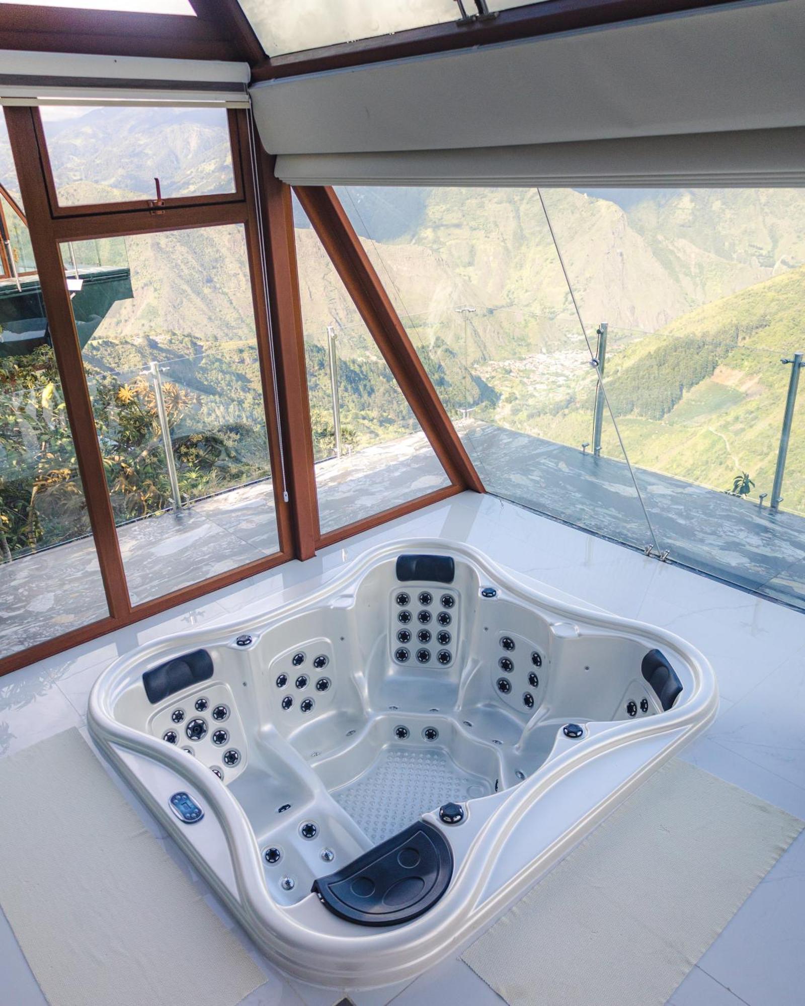 Pachamama Ecolodge Banos De Agua Santa - Ecuador Dış mekan fotoğraf